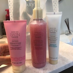 Mary Kay Satin Hands Pampering Set